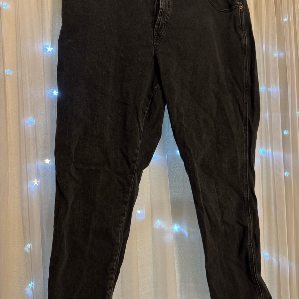 Old Navy Women's Straight Leg Black Jeans